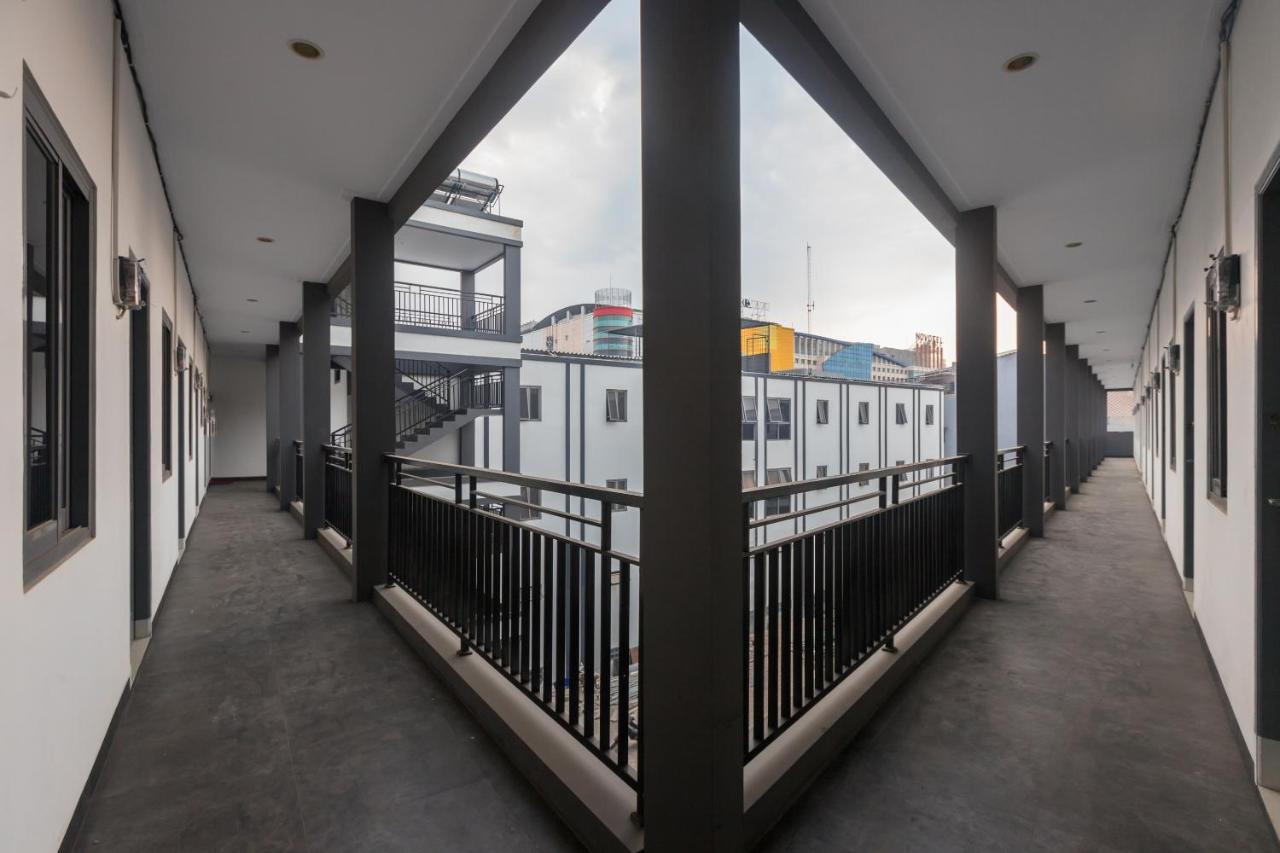 Oyo 1310 Urban Residence Dżakarta Zewnętrze zdjęcie