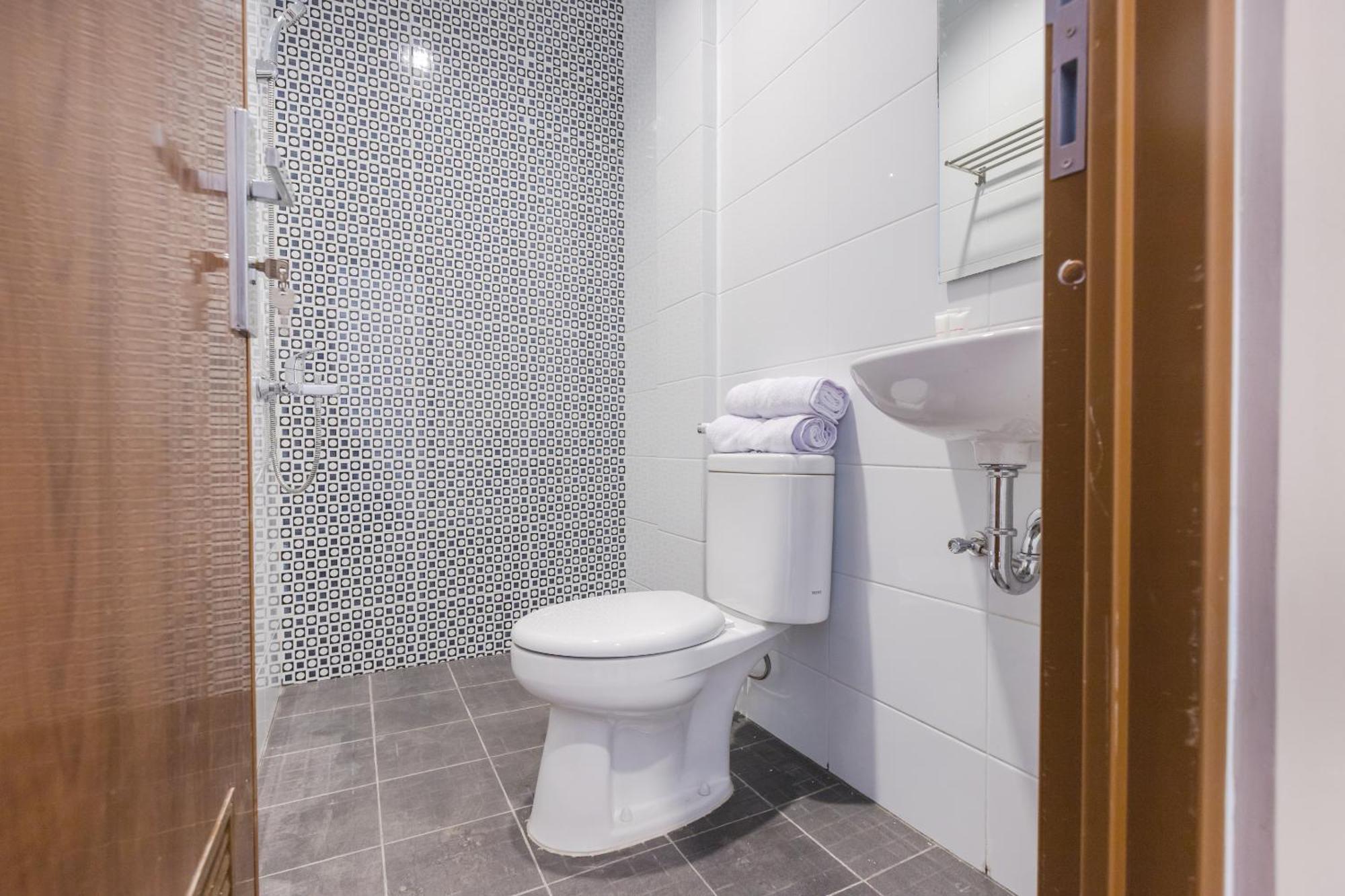 Oyo 1310 Urban Residence Dżakarta Zewnętrze zdjęcie